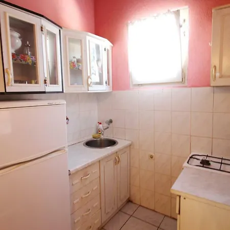 Francika Apartment Vir